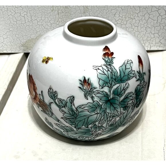 Nora Fenton Designs Hibiscus Flowers and Bees White background Porcelain Vase - Picture 4 of 9